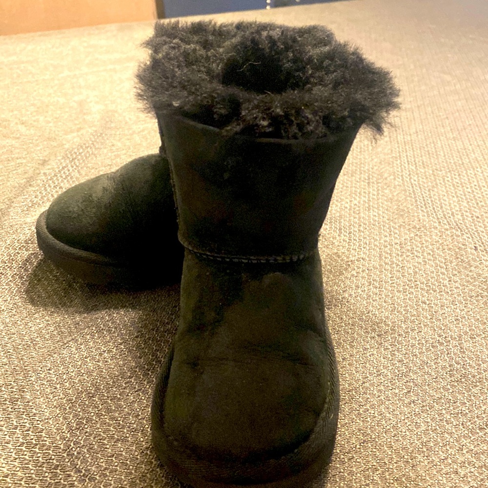 Toddler size 8c black ugg boots
